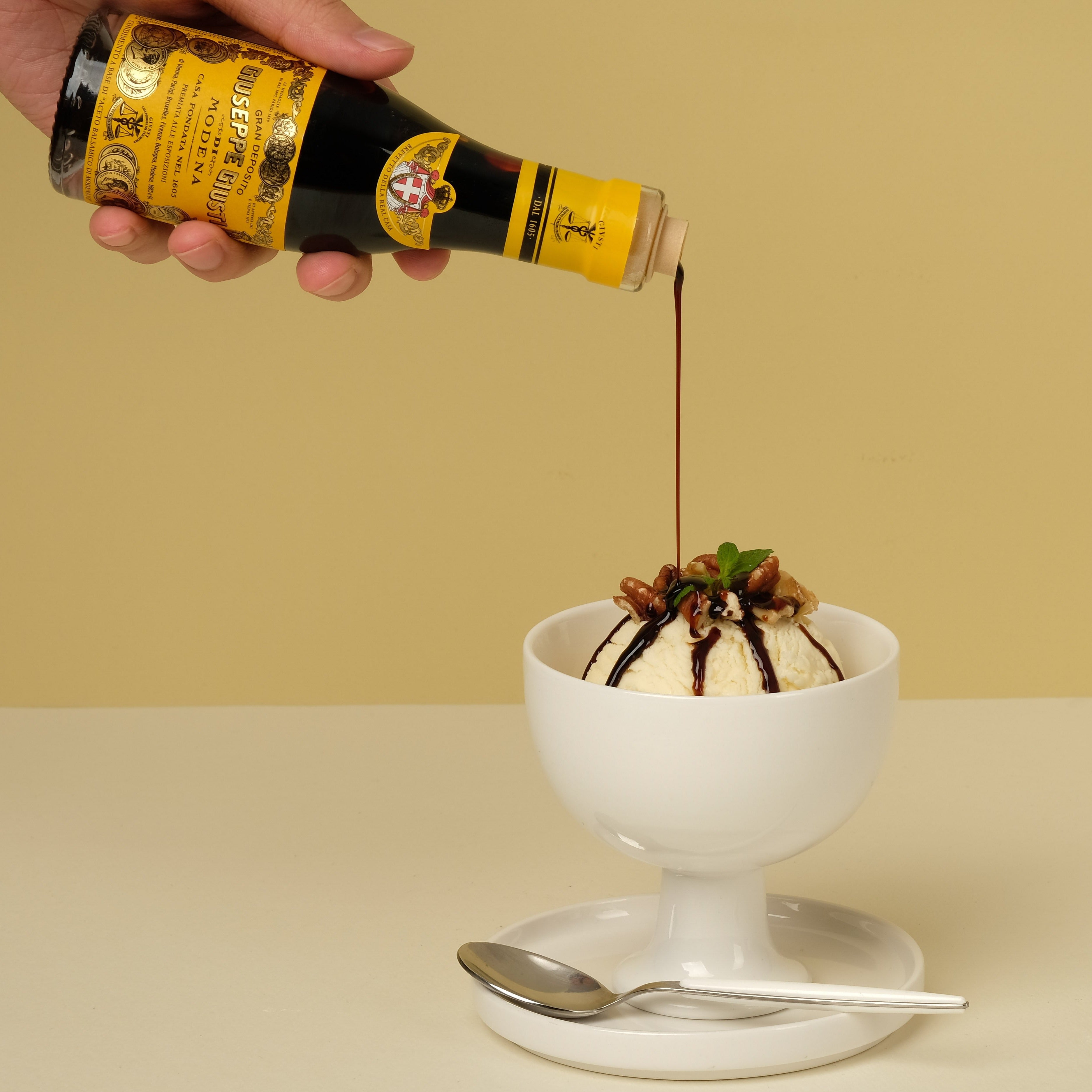 giusti-4-medaglie-d-oro-champagnottina-vinaigre-balsamique-de-mod-ne-igp image 2
